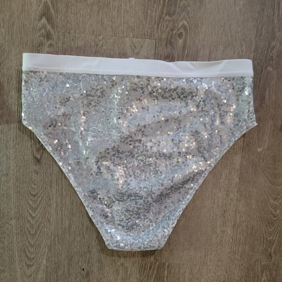 iHR/Cherry Mellow Silver Sequin Booty Shorts EUC - Picture 2 of 4